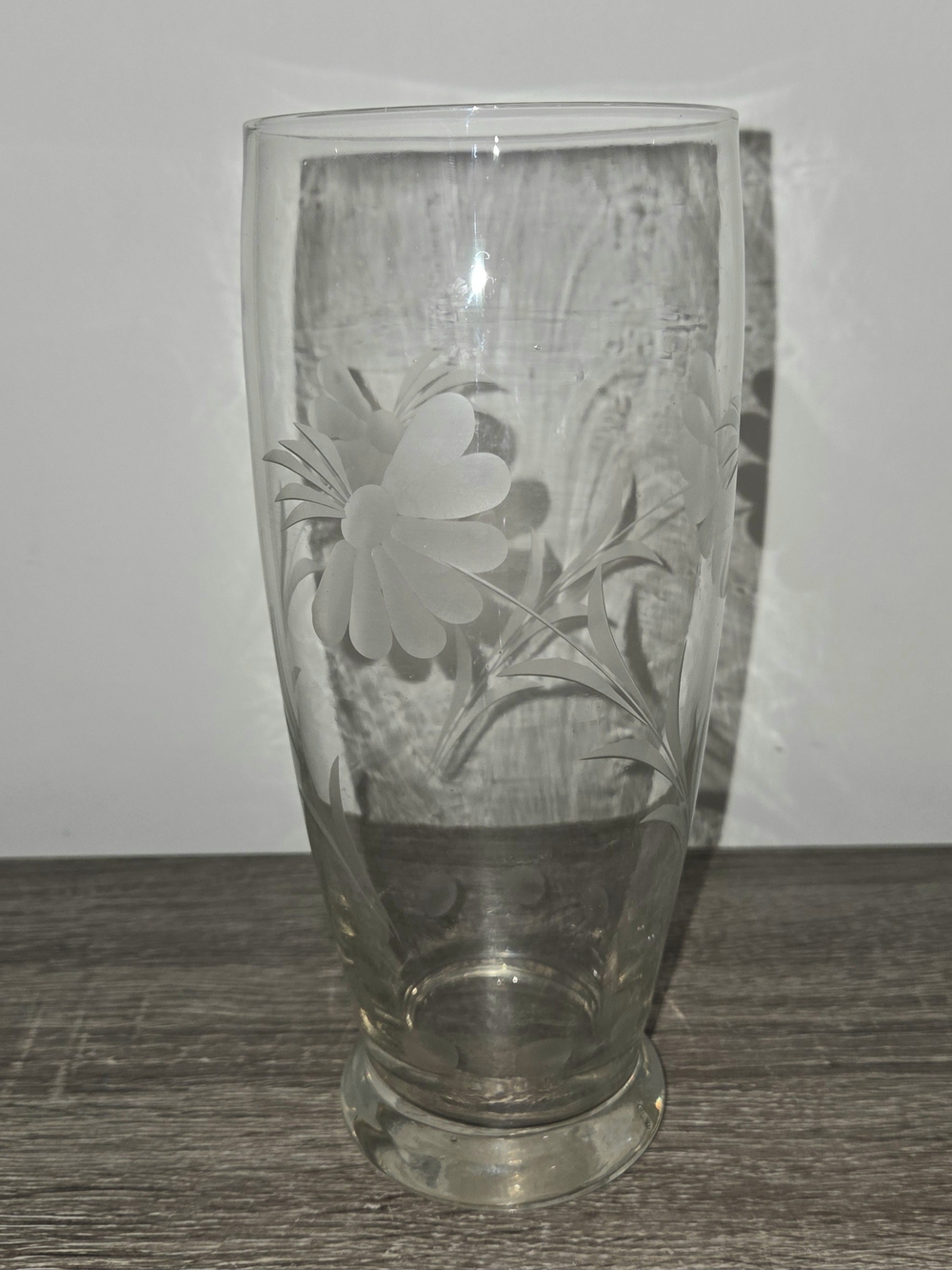 Vintage Unbranded Floral Etched Glass Tall Vase 8.5" SEE DESCRIPTION.